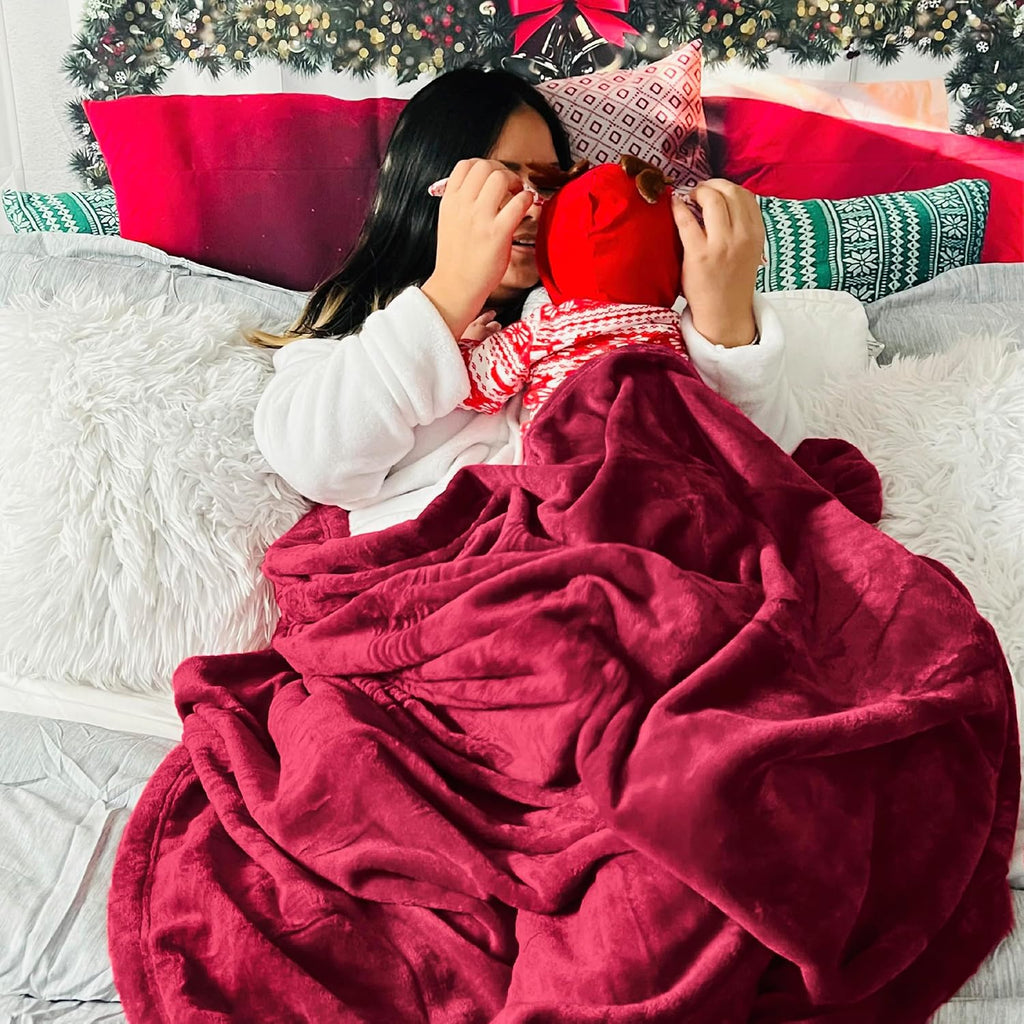 Bedsure Gentlesoft Fleece Throw Blanket Red - 300GSM Christmas Blankets for Couch, Sofa, Bed, Soft Lightweight Plush Cozy Throws for Toddlers, 50X60 Inches